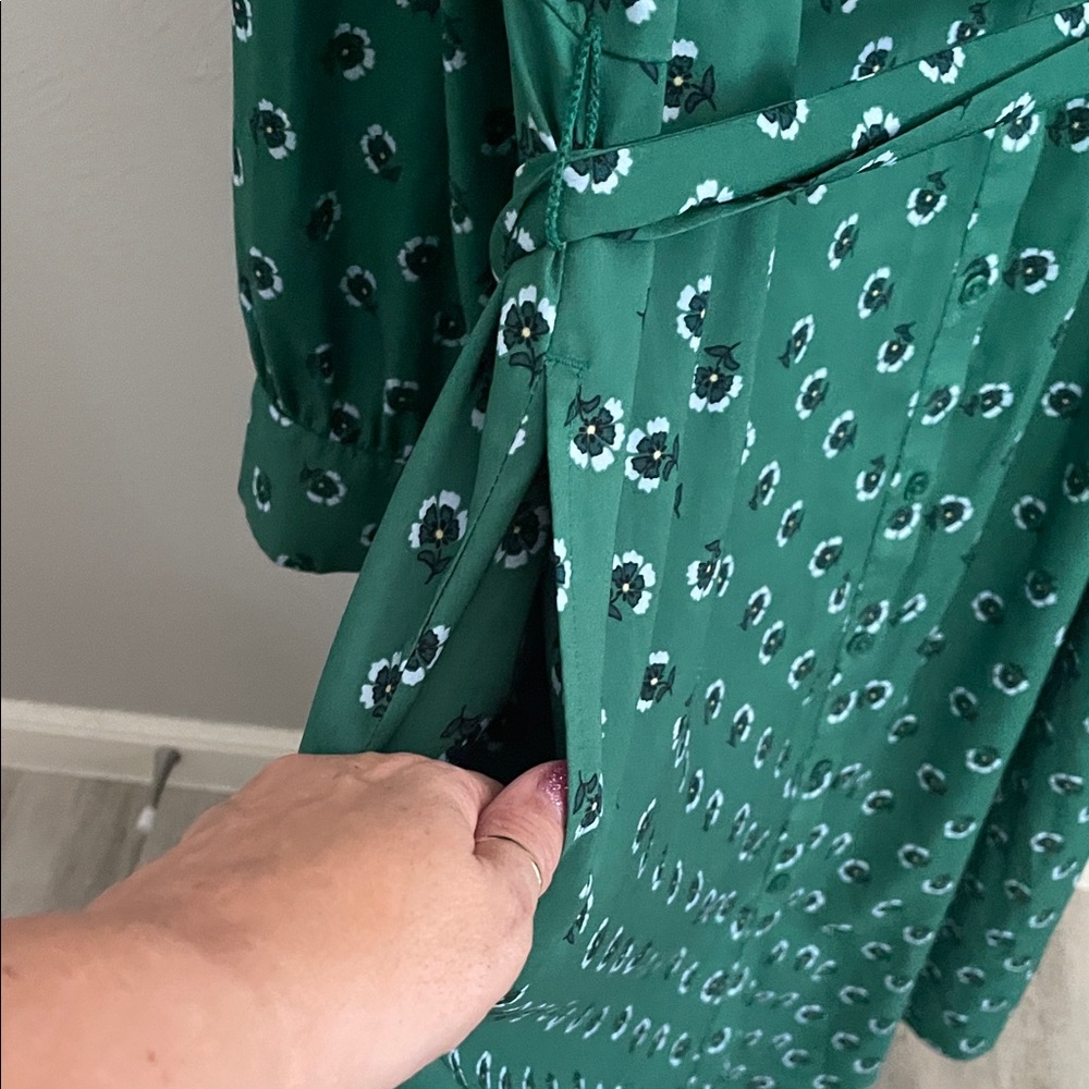 Green Patterned Women's Dress - Picture 3 of 6
